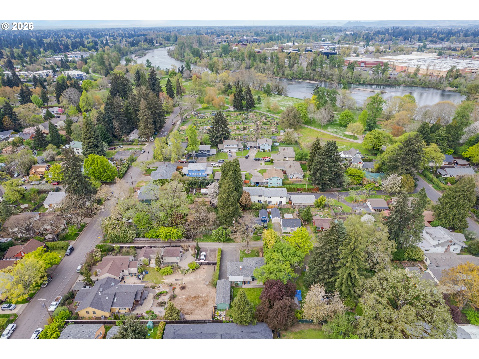 1280 Bailey Avenue Eugene, OR 97402 - Photo 39 of 42 an aerial view of residential building and lake