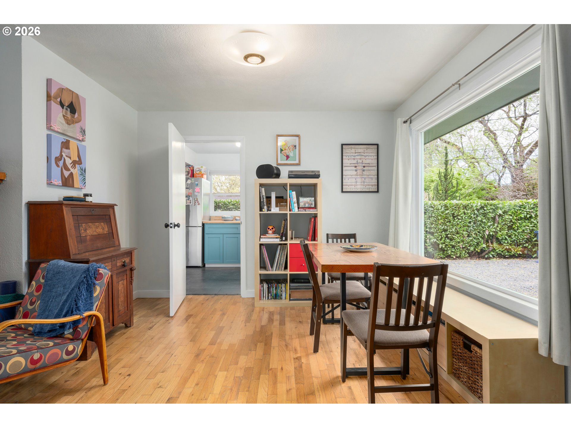 1280 Bailey Avenue Eugene, OR 97402 - Photo 10 of 42 a workspace with furniture and window