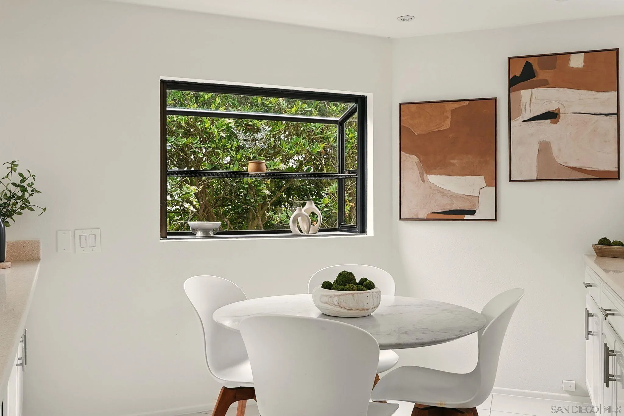 13883 Recuerdo Drive Del Mar, CA 92014 - Photo 30 of 45 a dining room with furniture and window