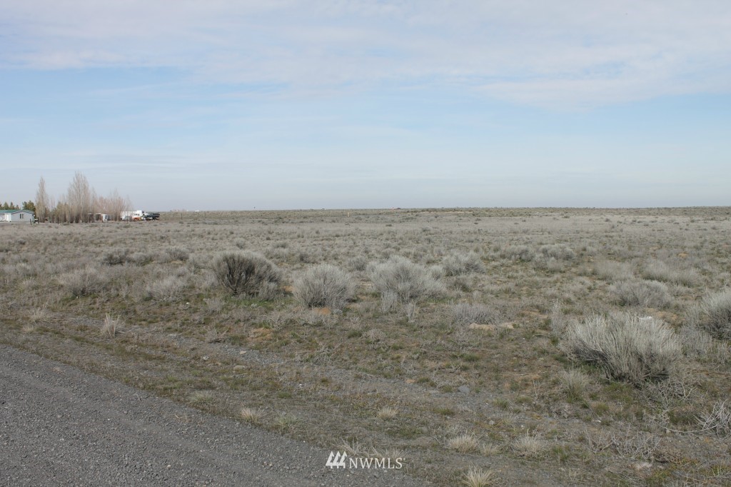 7687 Bouldercrest Road Northeast Moses Lake, WA 98837 - Photo 2 of 2 Gallery Image 2