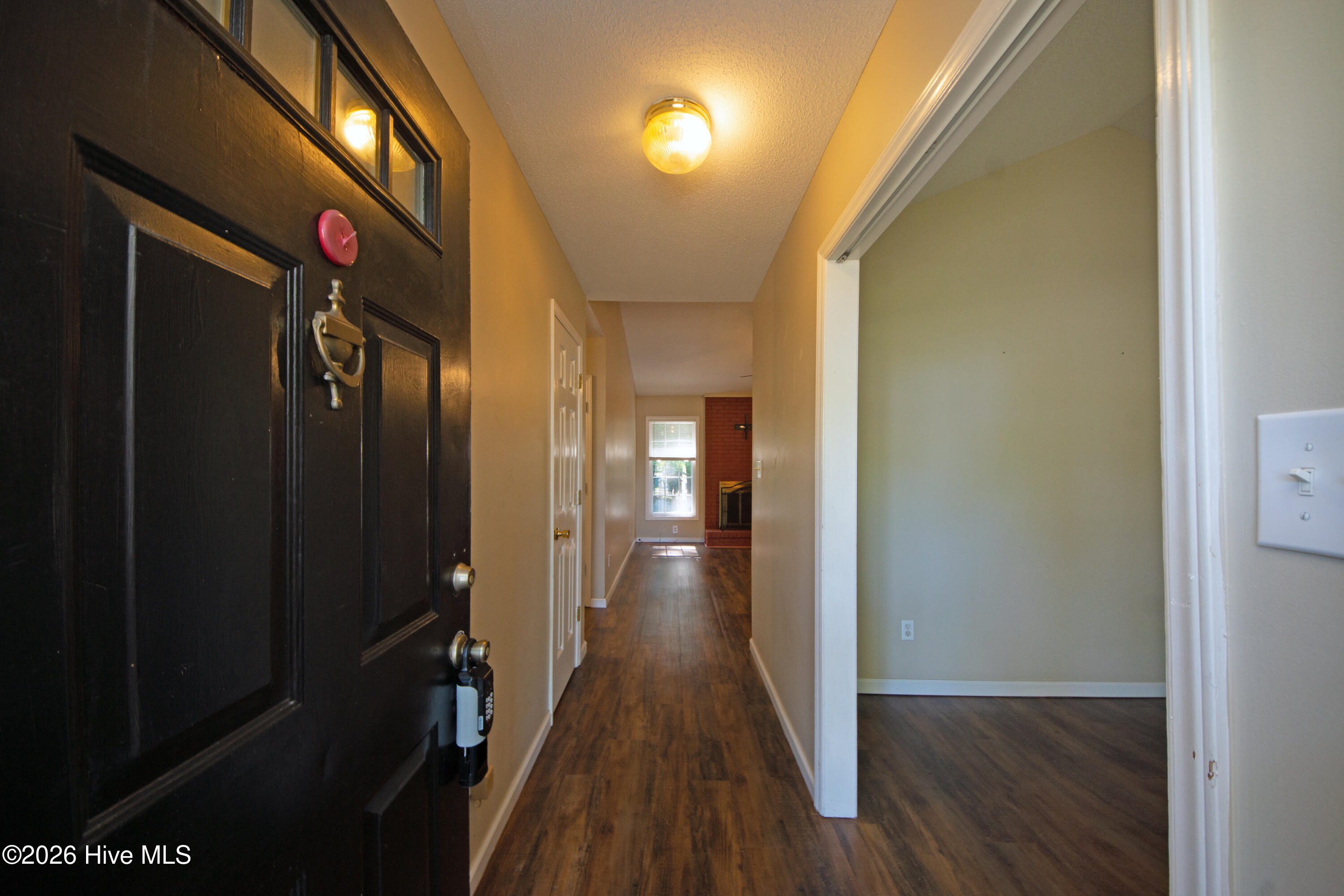 186 Raintree Circle Jacksonville, NC 28540 - Photo 3 of 30 Entry