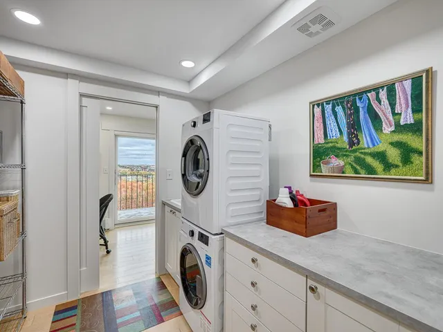 $699,000 | 334 Cherokee Avenue, Unit 108, St. Paul, MN 55107