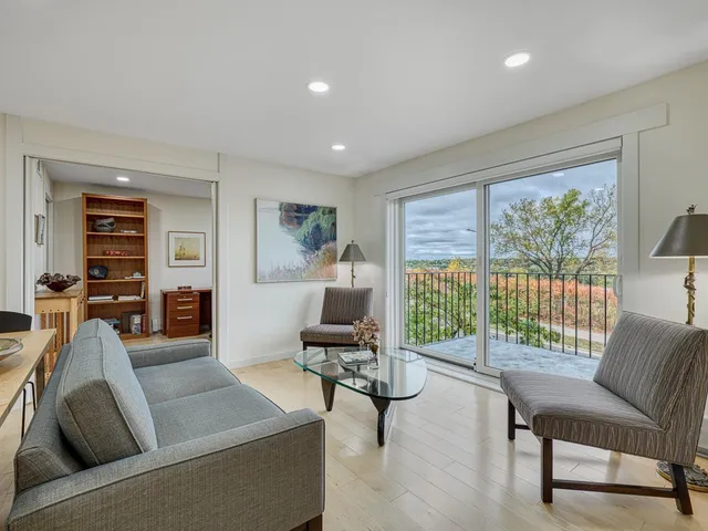 $699,000 | 334 Cherokee Avenue, Unit 108, St. Paul, MN 55107