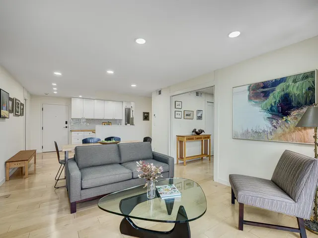 $699,000 | 334 Cherokee Avenue, Unit 108, St. Paul, MN 55107