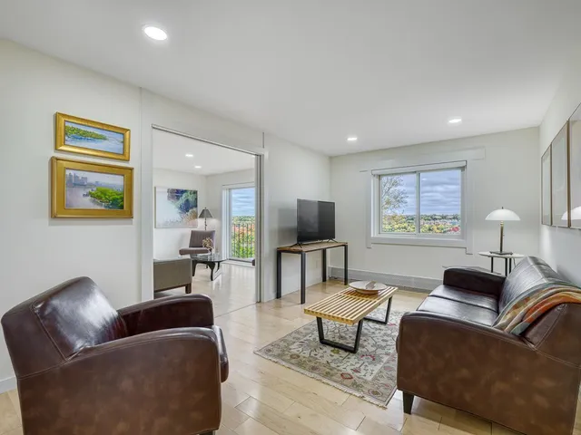 $699,000 | 334 Cherokee Avenue, Unit 108, St. Paul, MN 55107