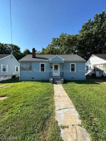 $995 | 720 West Twenty-Sixth Street, Winston-Salem, NC 27105