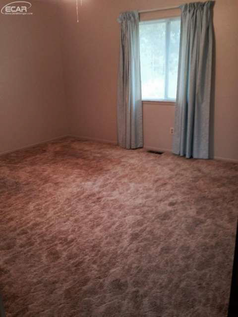 8199 Denton Hill Road Fenton, MI 48430 - Photo 7 of 10 20446483-6.JPG