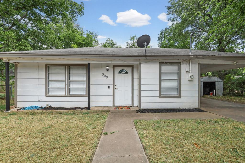 508 Batterson Street Cleburne, TX 76031 - Photo 4 of 28