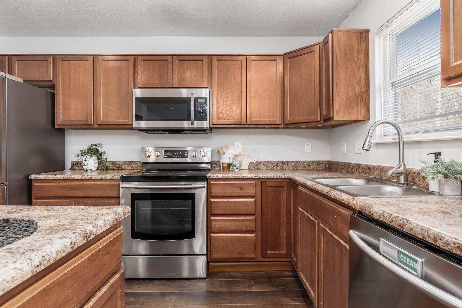299 Haystack Avenue Pataskala, OH 43062 - Photo 11 of 44 Kitchen