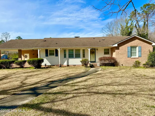$195,000 | 201 Pecan Drive, Elizabethtown, NC 28337