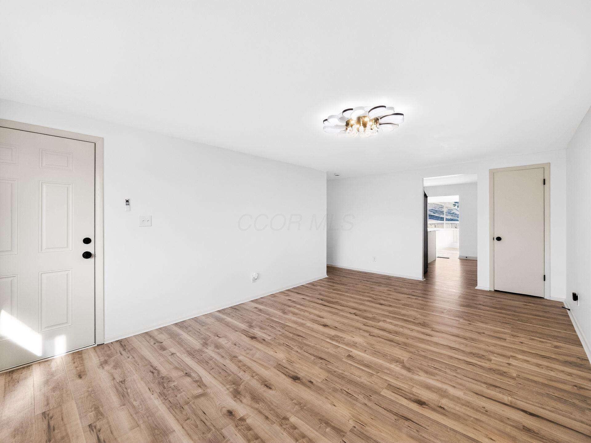 5364 Stock Road Columbus, OH 43229 - Photo 12 of 51 014_ Rd Columbus OH 43229 USA