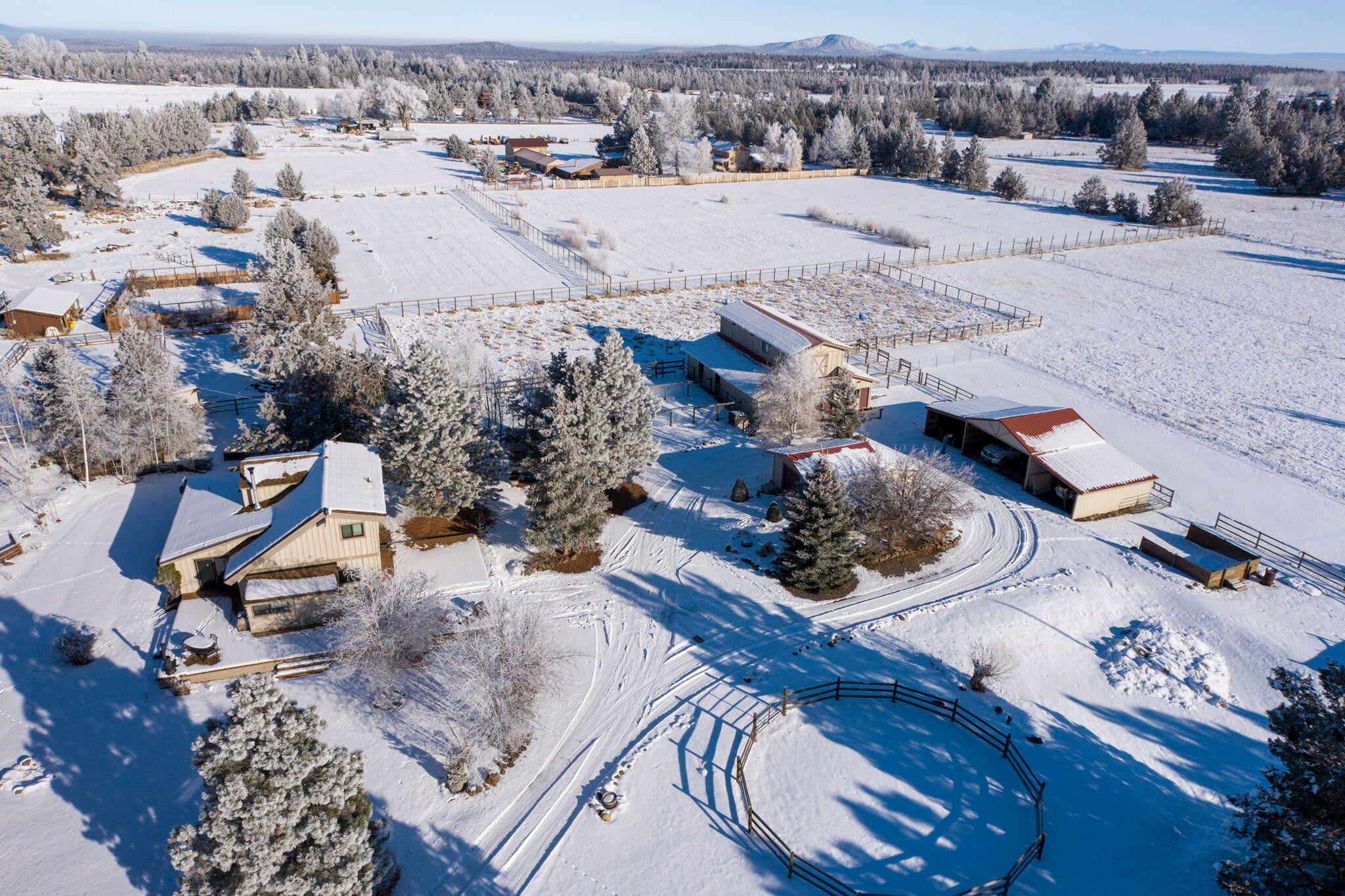 18625 Couch Market Road Bend, OR 97703 - Photo 20 of 36 Bring the Horses