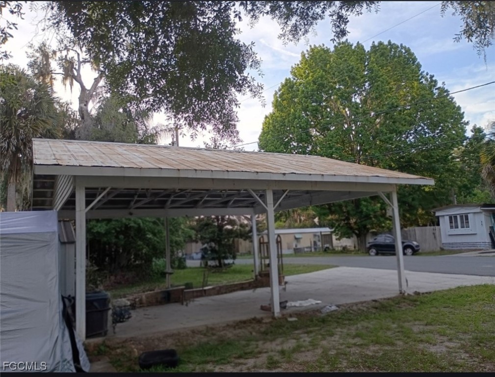 4160 East Fargo Lane Hernando, FL 34442 - Photo 4 of 20 a view of a patio