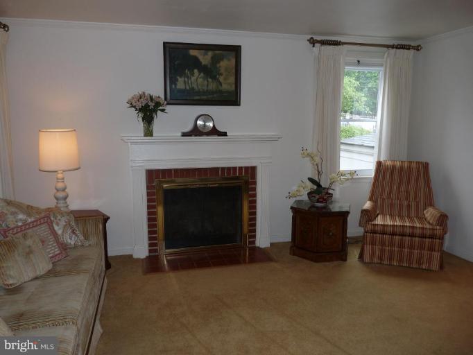 1800 Winford Road Baltimore, MD 21239 - Photo 26 of 27 Living Room #2