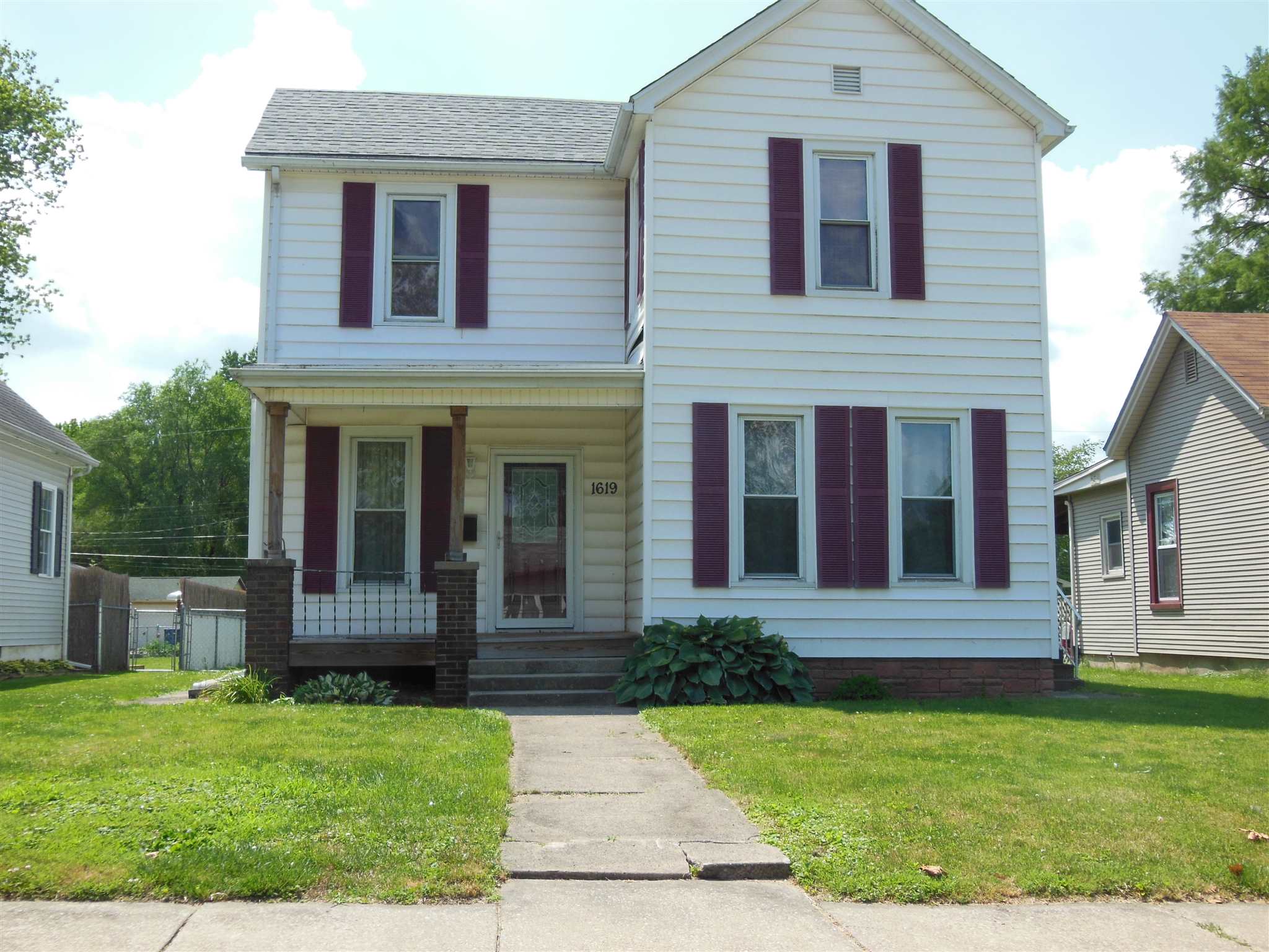 1619 North 8th Street Springfield, IL 62702 - Photo 1 of 6 Gallery Image 1
