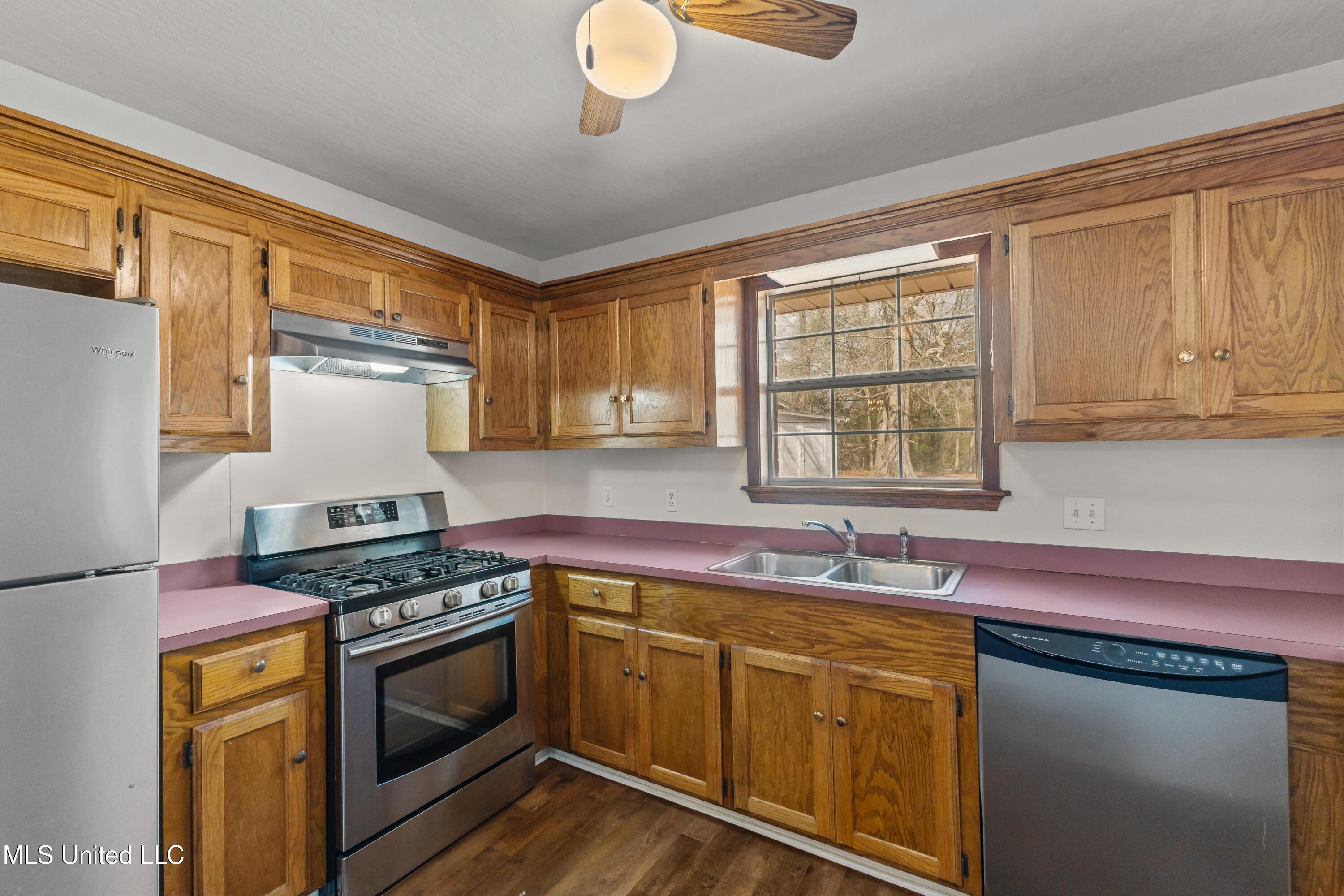 42 Asa Miley Road Hattiesburg, MS 39401 - Photo 13 of 43 42_Asa_Miley_Rd-13