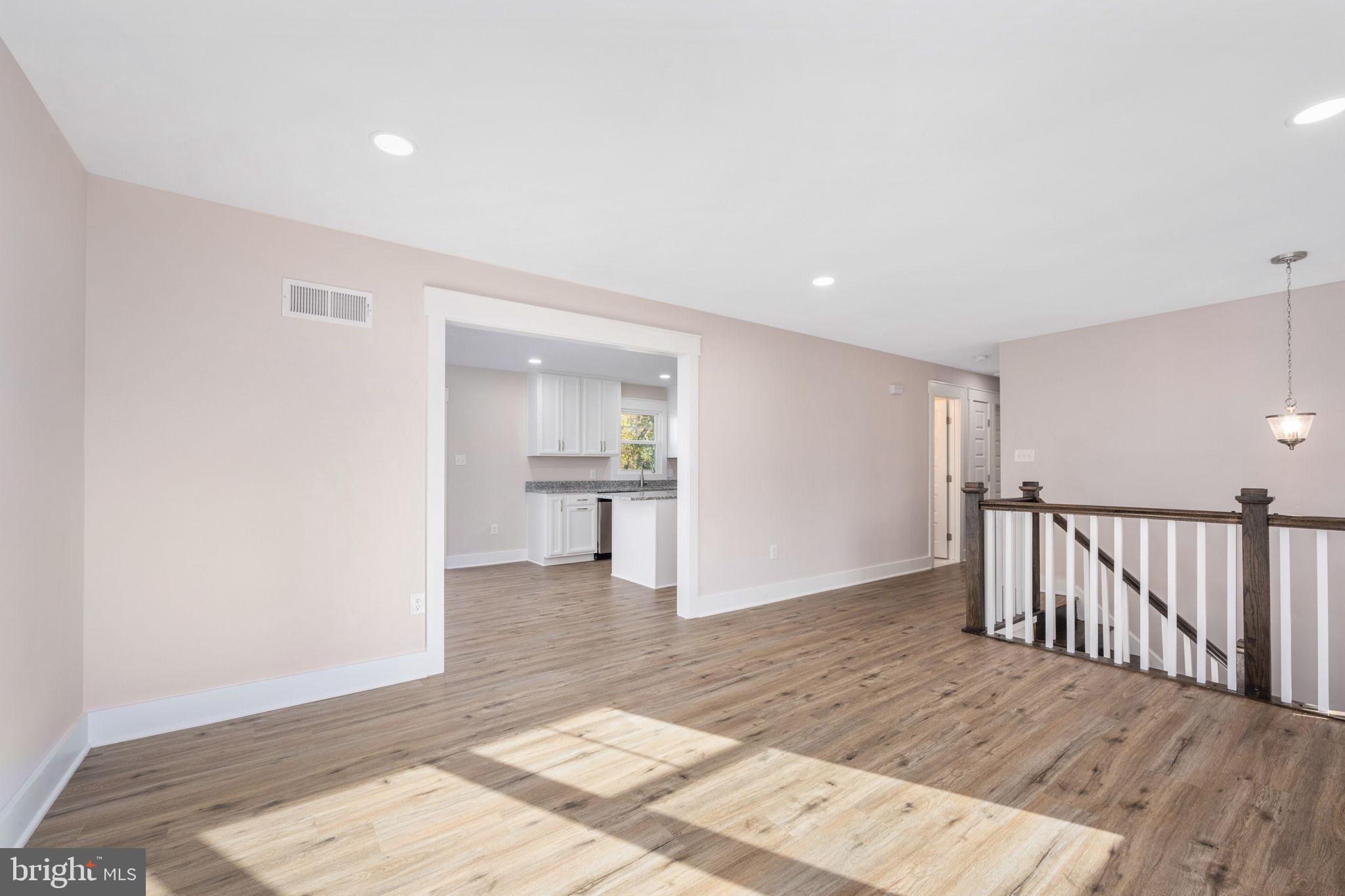 13349 Kingsman Road Woodbridge, VA 22193 - Photo 13 of 45 Gallery Image 13