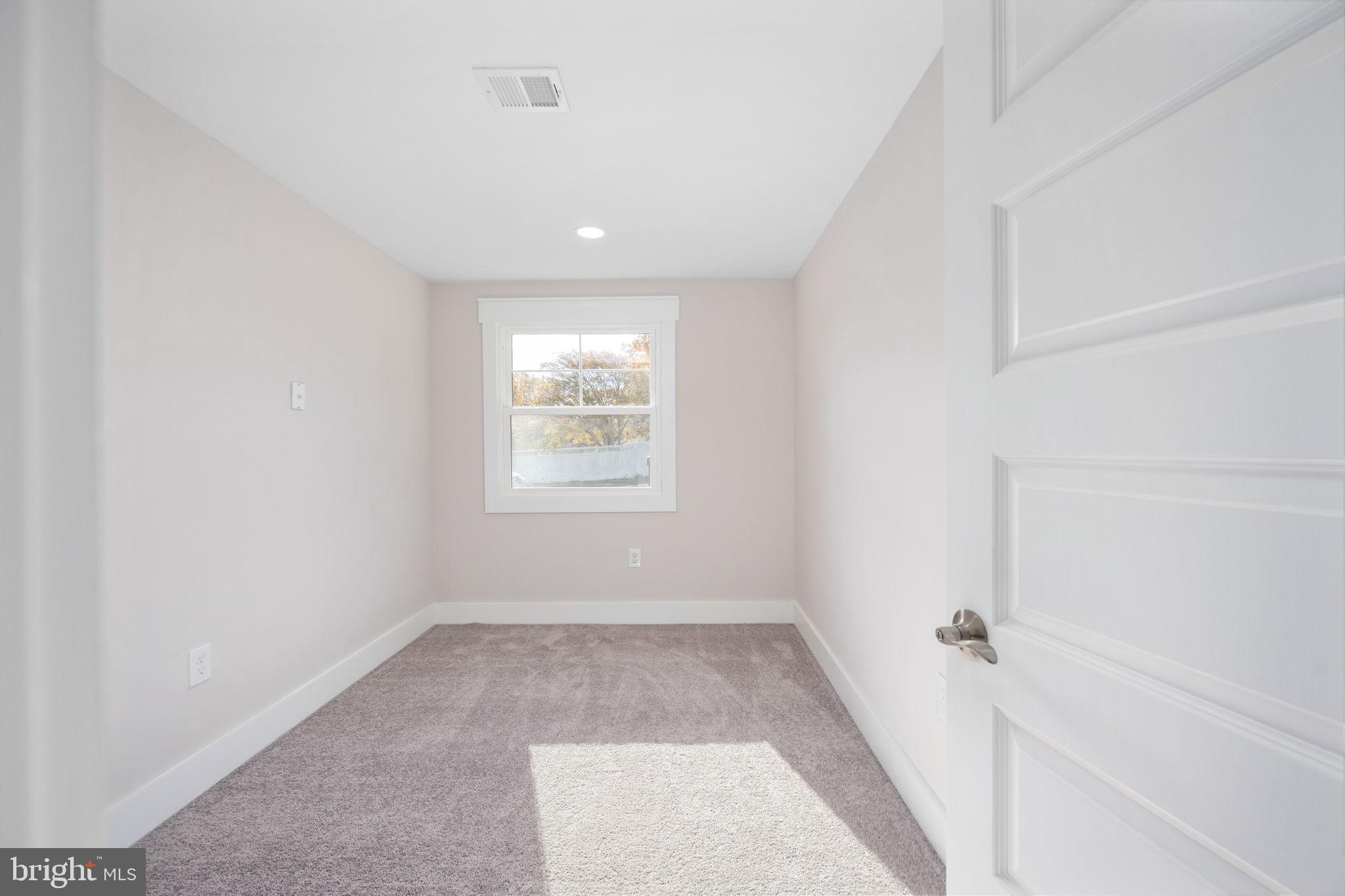 13349 Kingsman Road Woodbridge, VA 22193 - Photo 30 of 45 Gallery Image 30