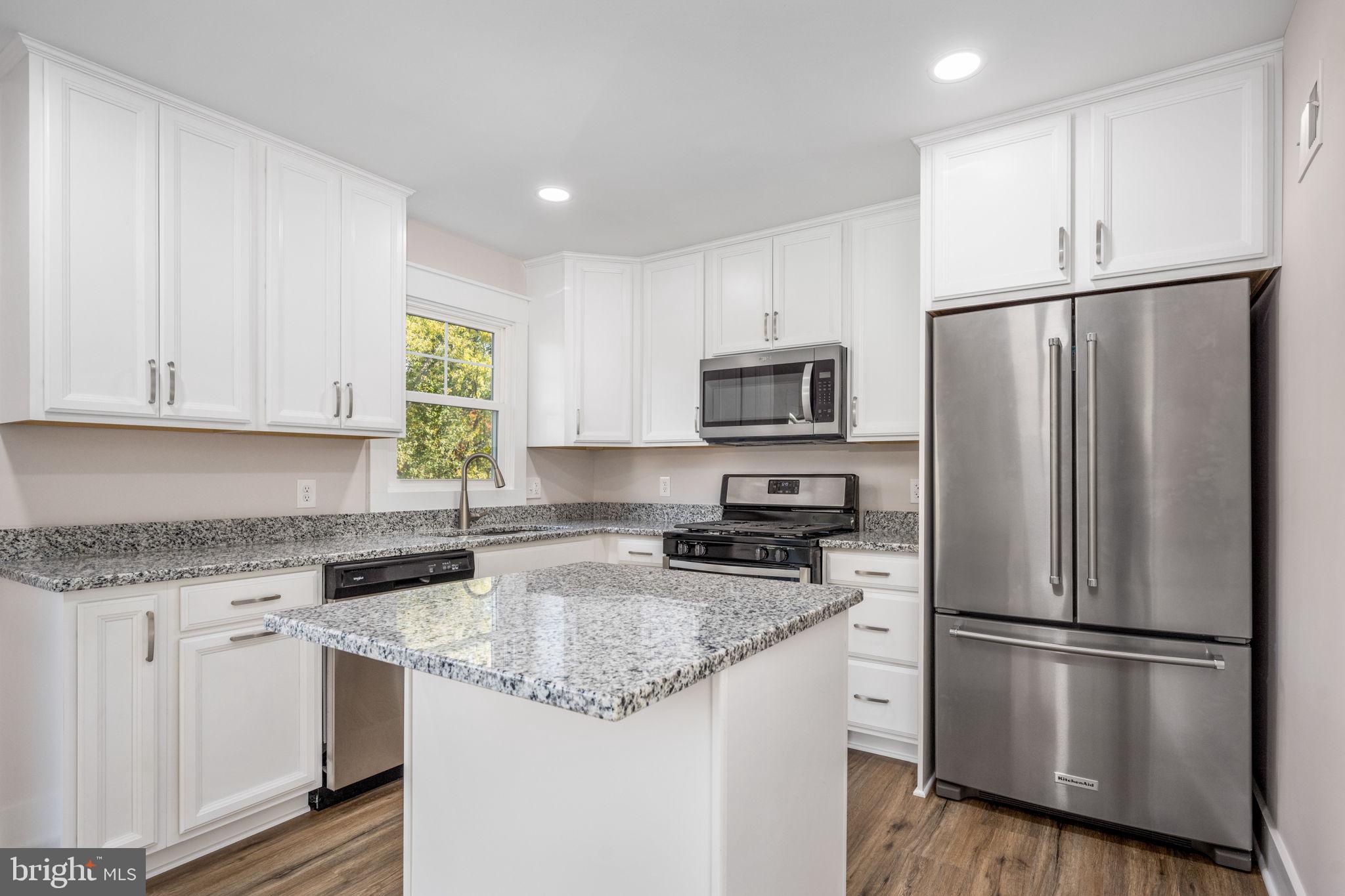 13349 Kingsman Road Woodbridge, VA 22193 - Photo 4 of 45 Gallery Image 4