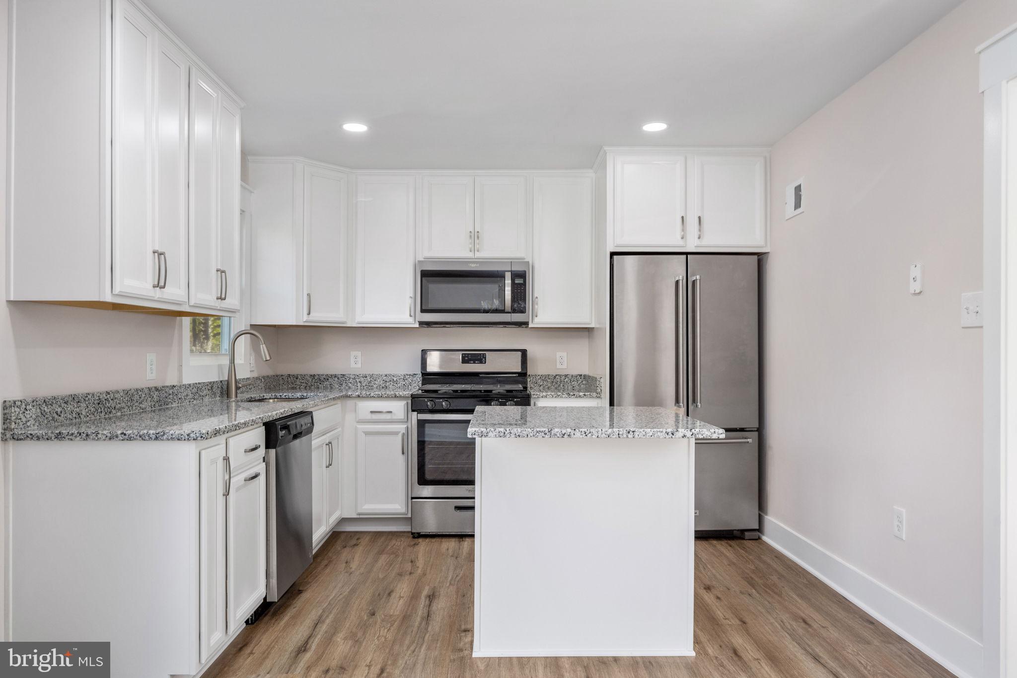 13349 Kingsman Road Woodbridge, VA 22193 - Photo 6 of 45 Gallery Image 6