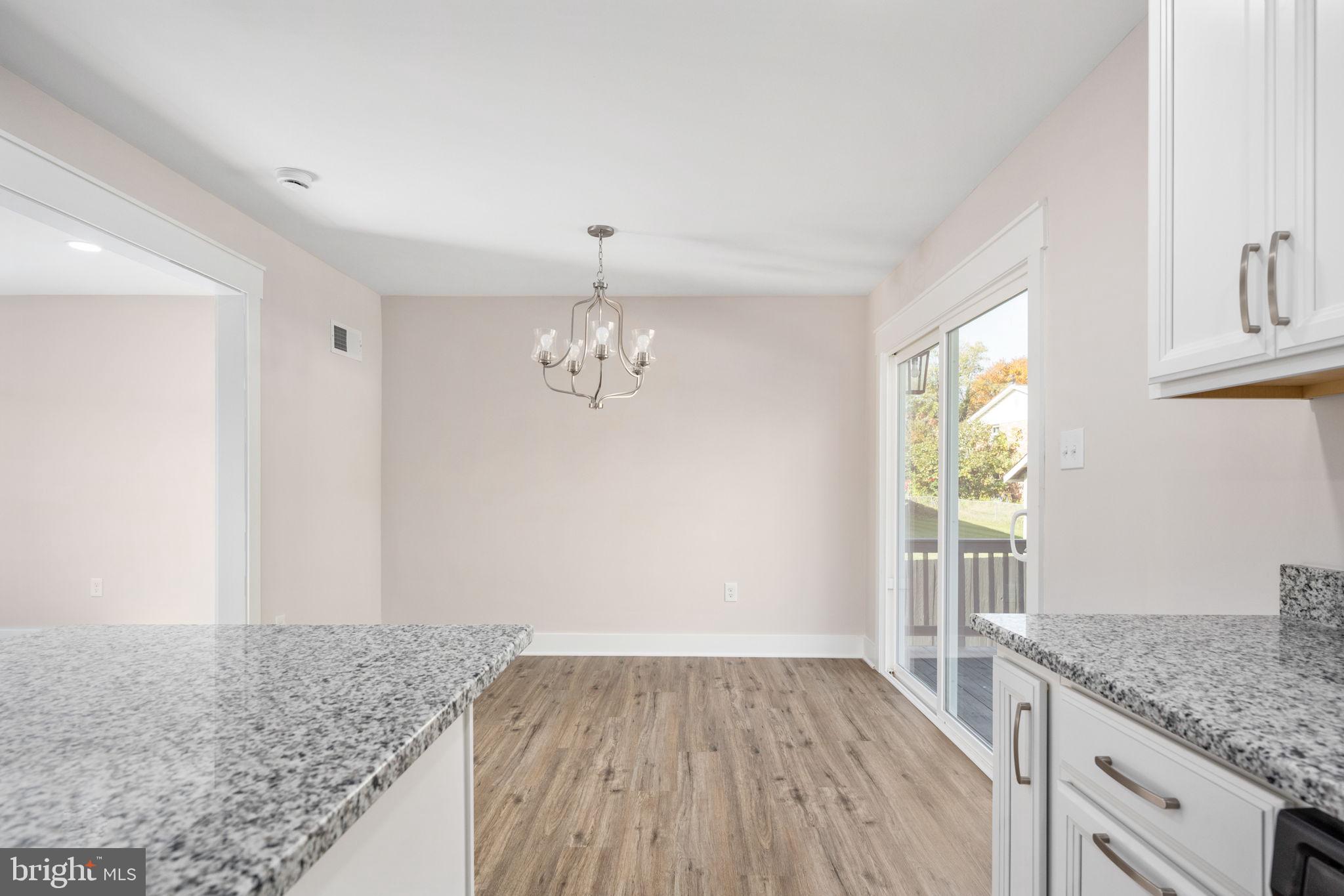 13349 Kingsman Road Woodbridge, VA 22193 - Photo 8 of 45 Gallery Image 8