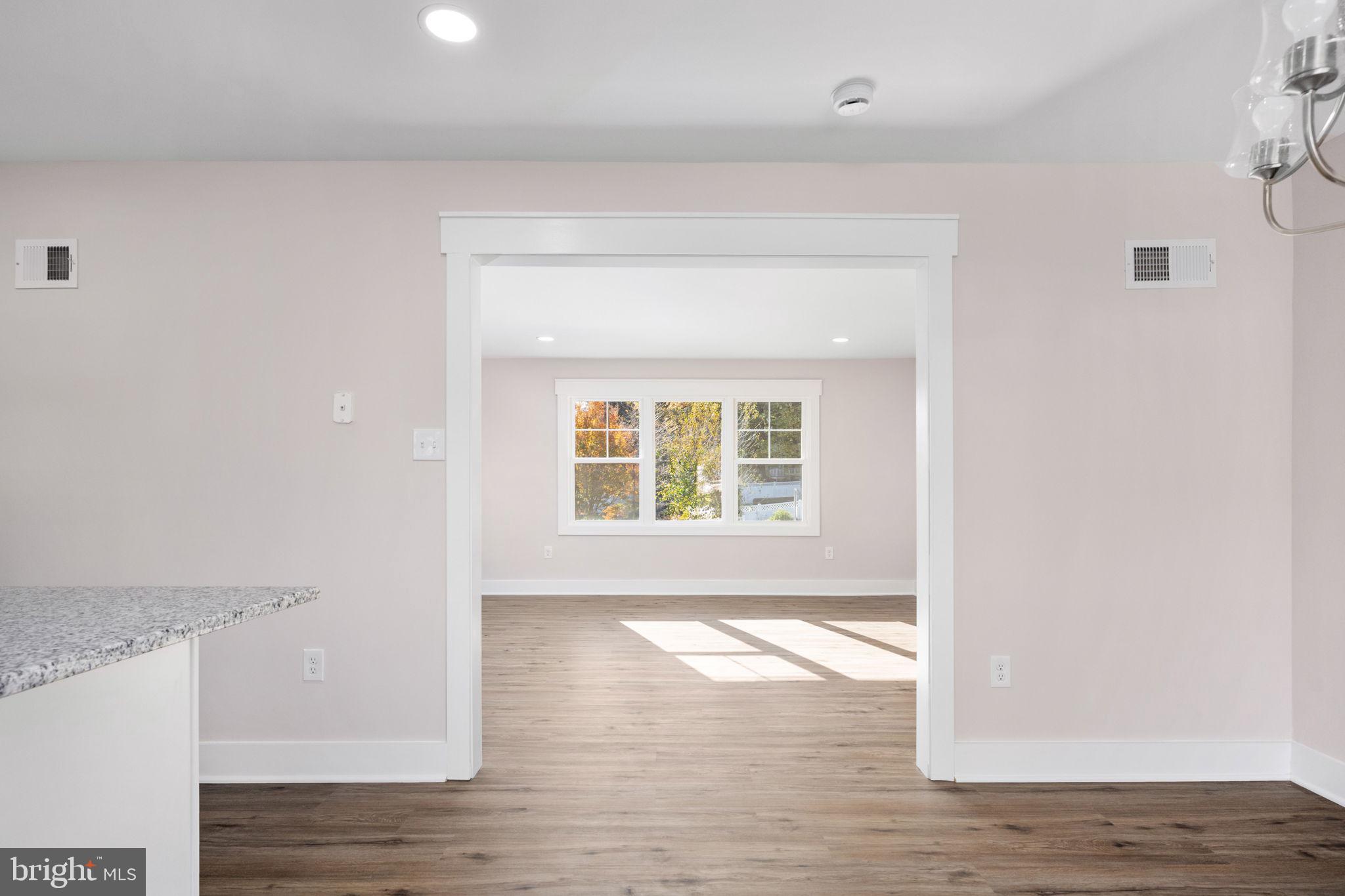 13349 Kingsman Road Woodbridge, VA 22193 - Photo 9 of 45 Gallery Image 9