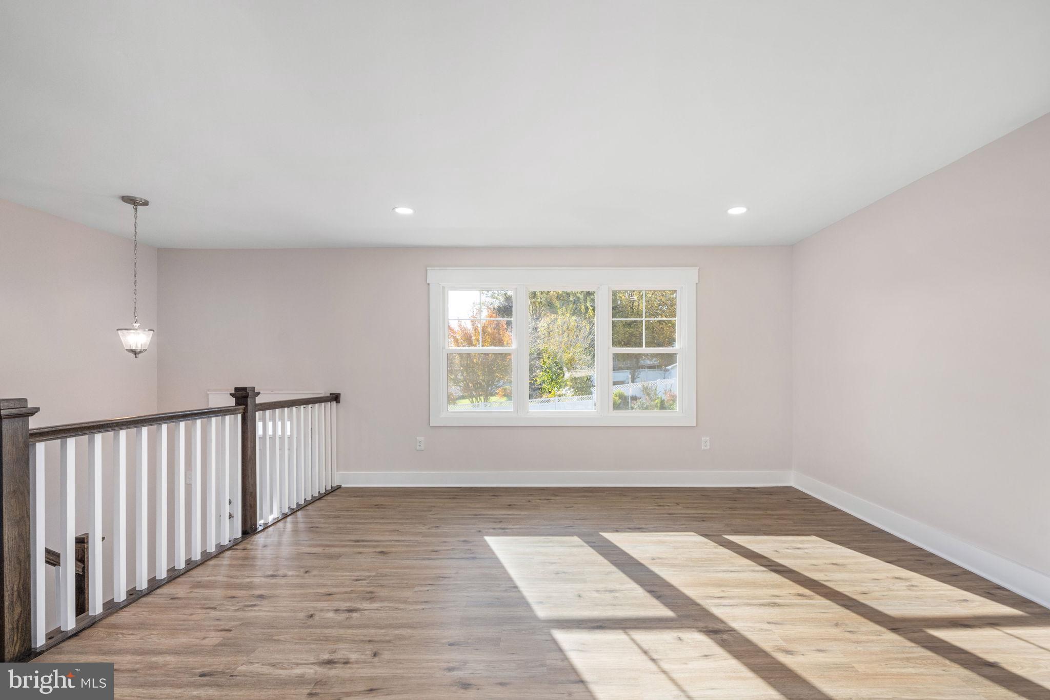 13349 Kingsman Road Woodbridge, VA 22193 - Photo 10 of 45 Gallery Image 10