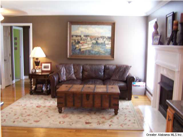 907 Ridgeway Drive Oneonta, AL 35121 - Photo 2 of 28