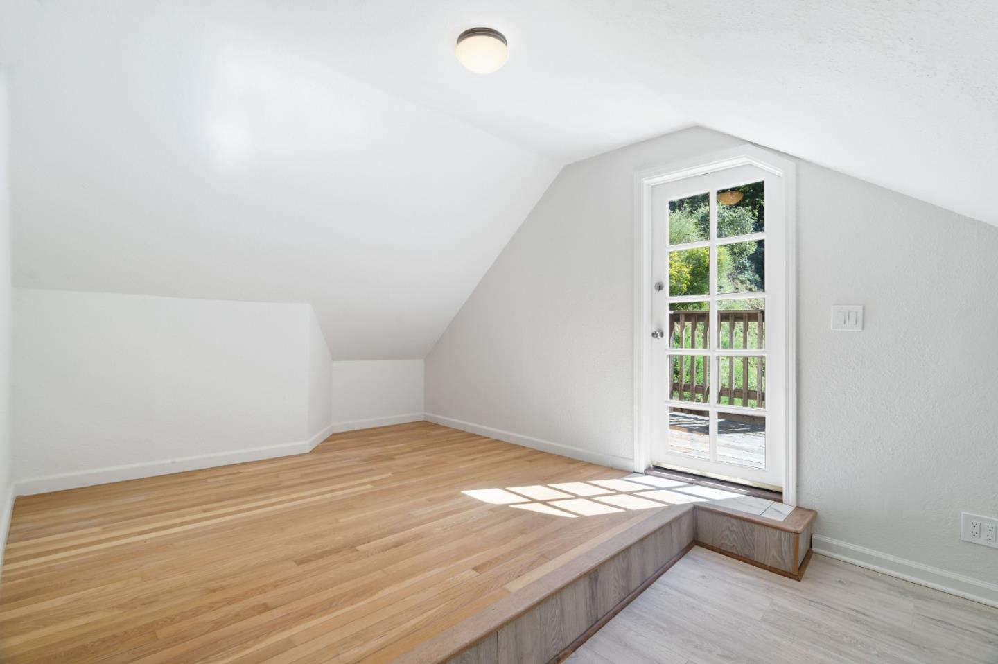 2950 Bear Canyon Road Los Gatos, CA 95033 - Photo 21 of 100 an empty room with windows