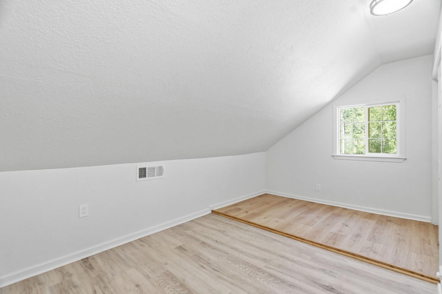 2950 Bear Canyon Road Los Gatos, CA 95033 - Photo 26 of 100 an empty room with a workbench