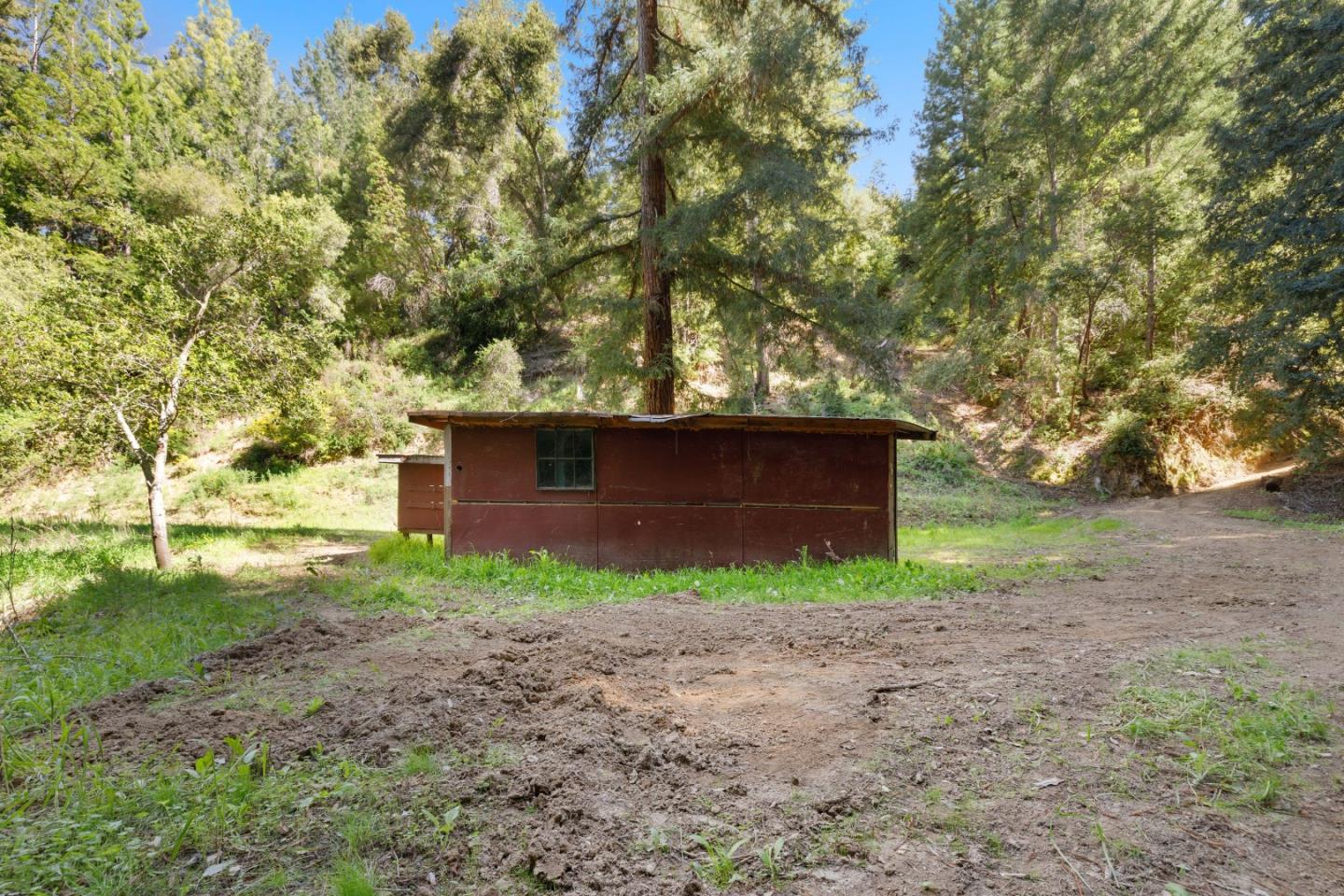 2950 Bear Canyon Road Los Gatos, CA 95033 - Photo 50 of 100 a view of a yard