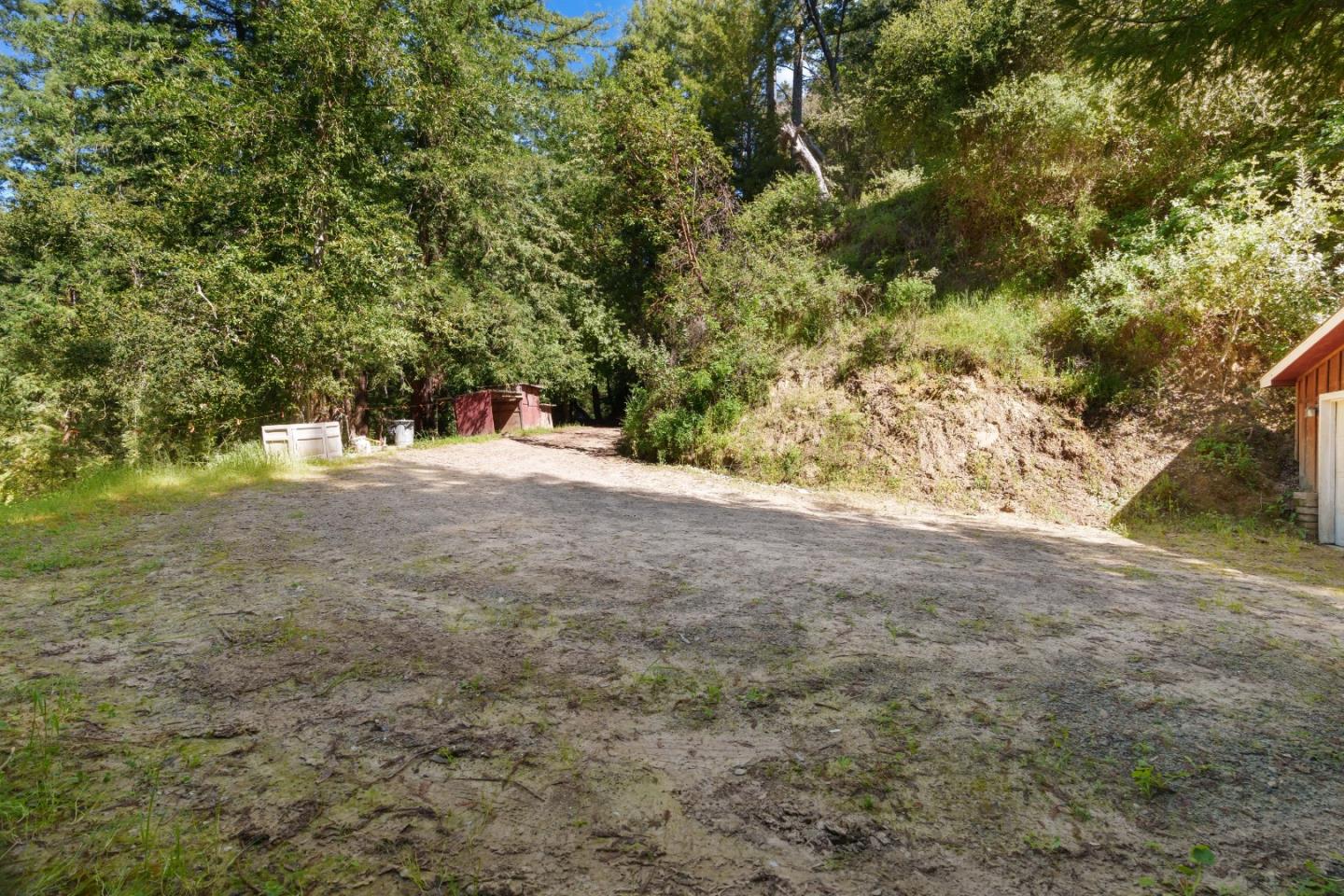 2950 Bear Canyon Road Los Gatos, CA 95033 - Photo 72 of 100 a view of dirt yard with a tree