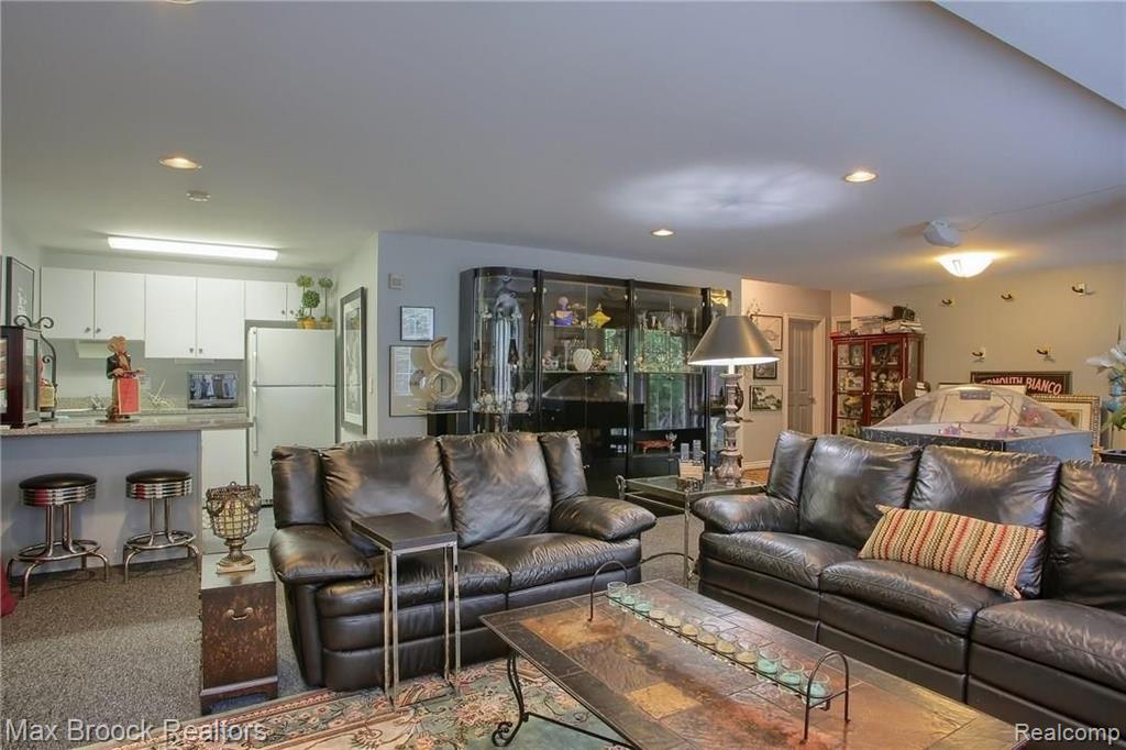 30755 Country Ridge Circle Farmington Hills, MI 48331 - Photo 34 of 42