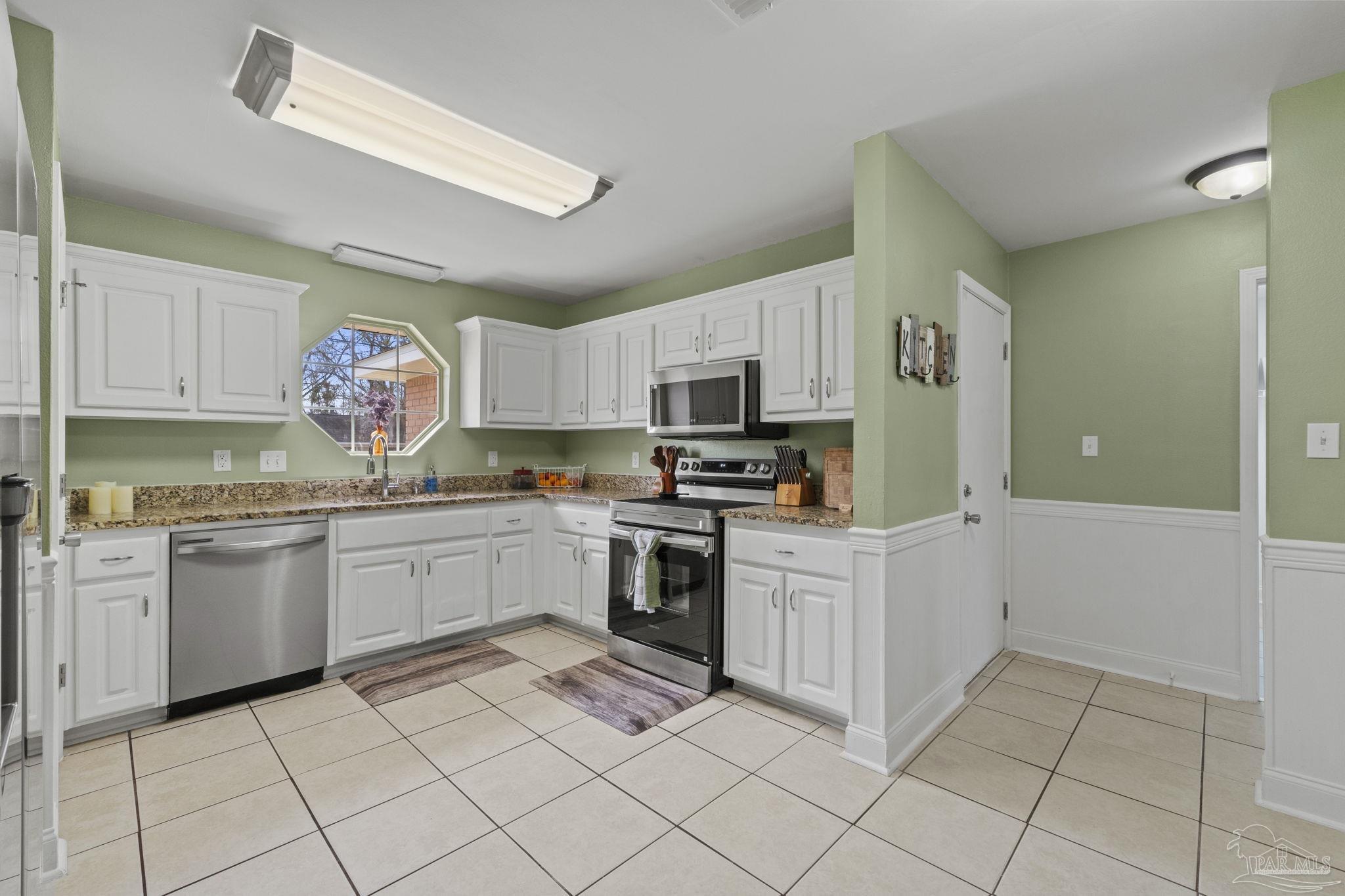 1504 Silver Ridge Drive Cantonment, FL 32533 - Photo 12 of 33 Gallery Image 12