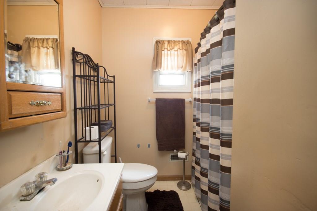 306 Clay Street Rochester, PA 15074 - Photo 11 of 12