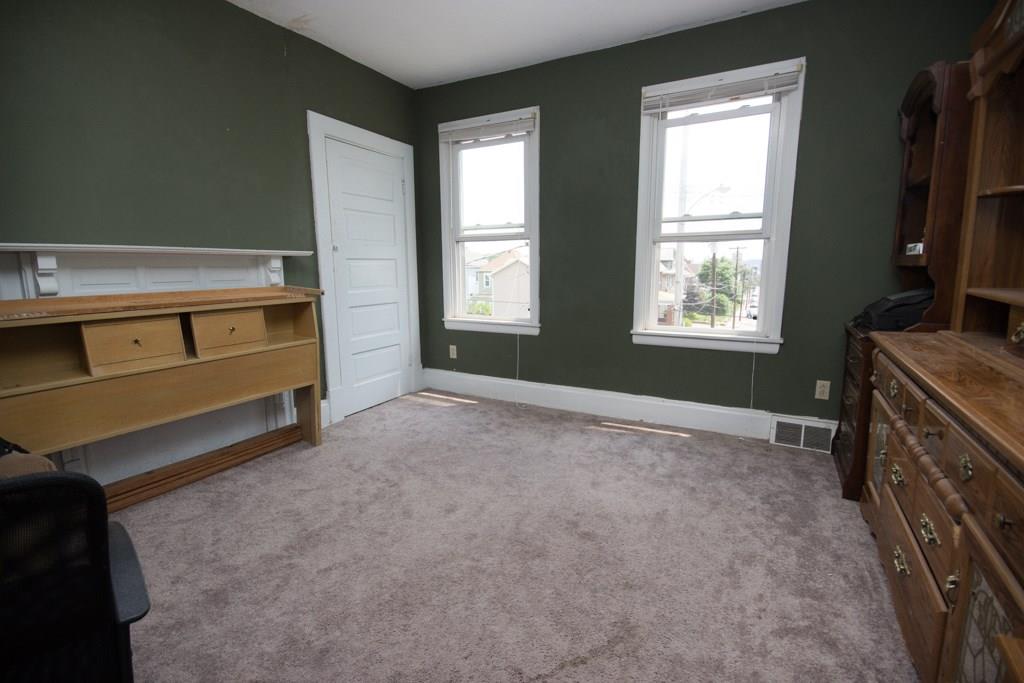 306 Clay Street Rochester, PA 15074 - Photo 9 of 12