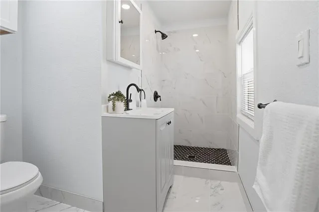 $325,000 | 216 Main Street, Wellsville, KS 66092