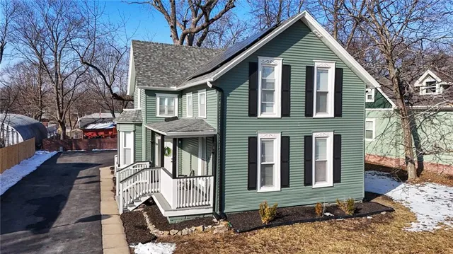 $325,000 | 216 Main Street, Wellsville, KS 66092