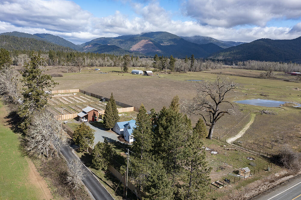 6430 Holland Loop Road Cave Junction, OR 97523 - Photo 45 of 53 43