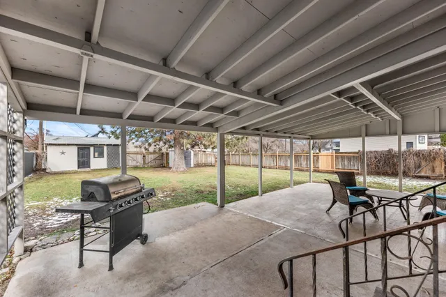 $350,000 | 2927 East Marshall Avenue, Spokane, WA 99207