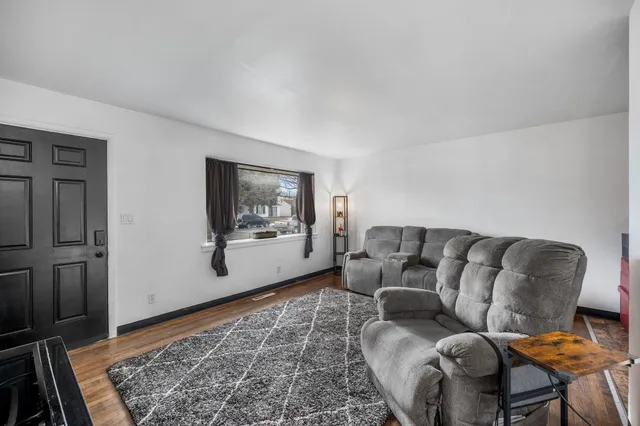 $350,000 | 2927 East Marshall Avenue, Spokane, WA 99207