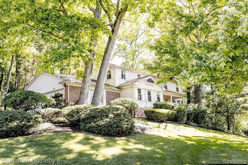 900 Sandhurst Road Bloomfield Hills, MI 48302 - Photo 1 of 37 1.JPG