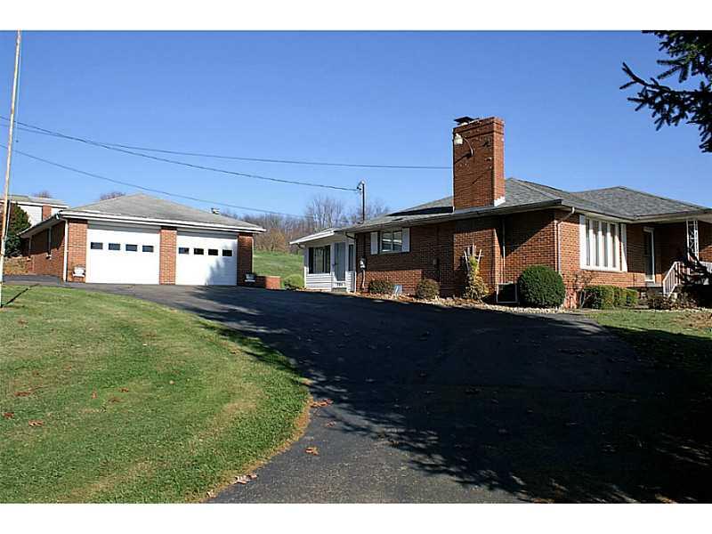 200 Simon Drive Butler, PA 16002 - Photo 2 of 19 Exterior Front.