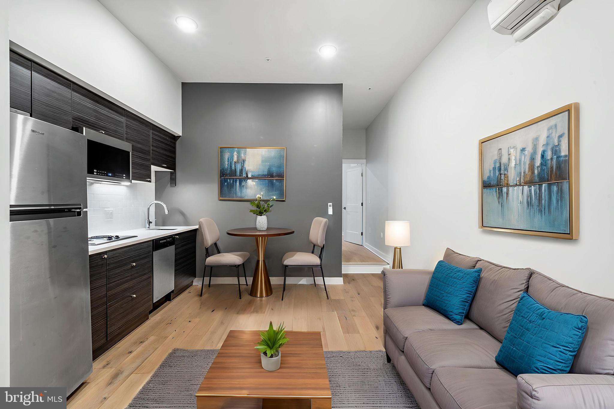 257 North 3rd Street, Unit 1 Philadelphia, PA 19106 - Photo 1 of 17