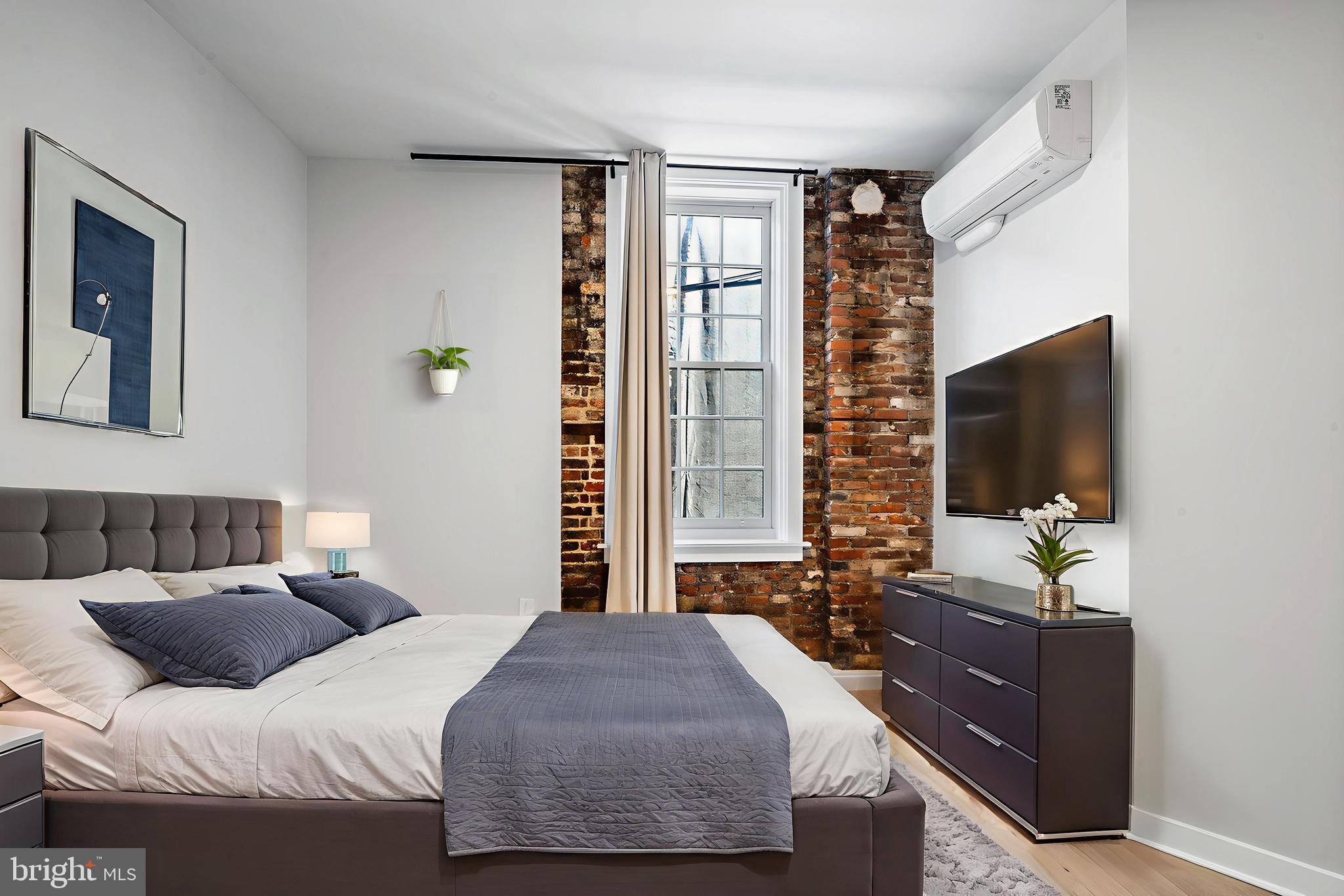 257 North 3rd Street, Unit 1 Philadelphia, PA 19106 - Photo 2 of 17