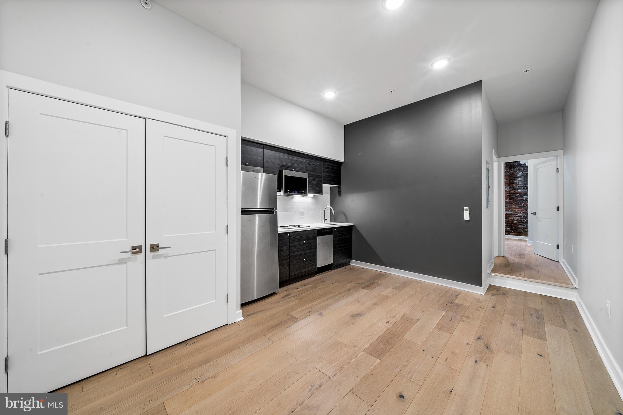 257 North 3rd Street, Unit 1 Philadelphia, PA 19106 - Photo 3 of 17