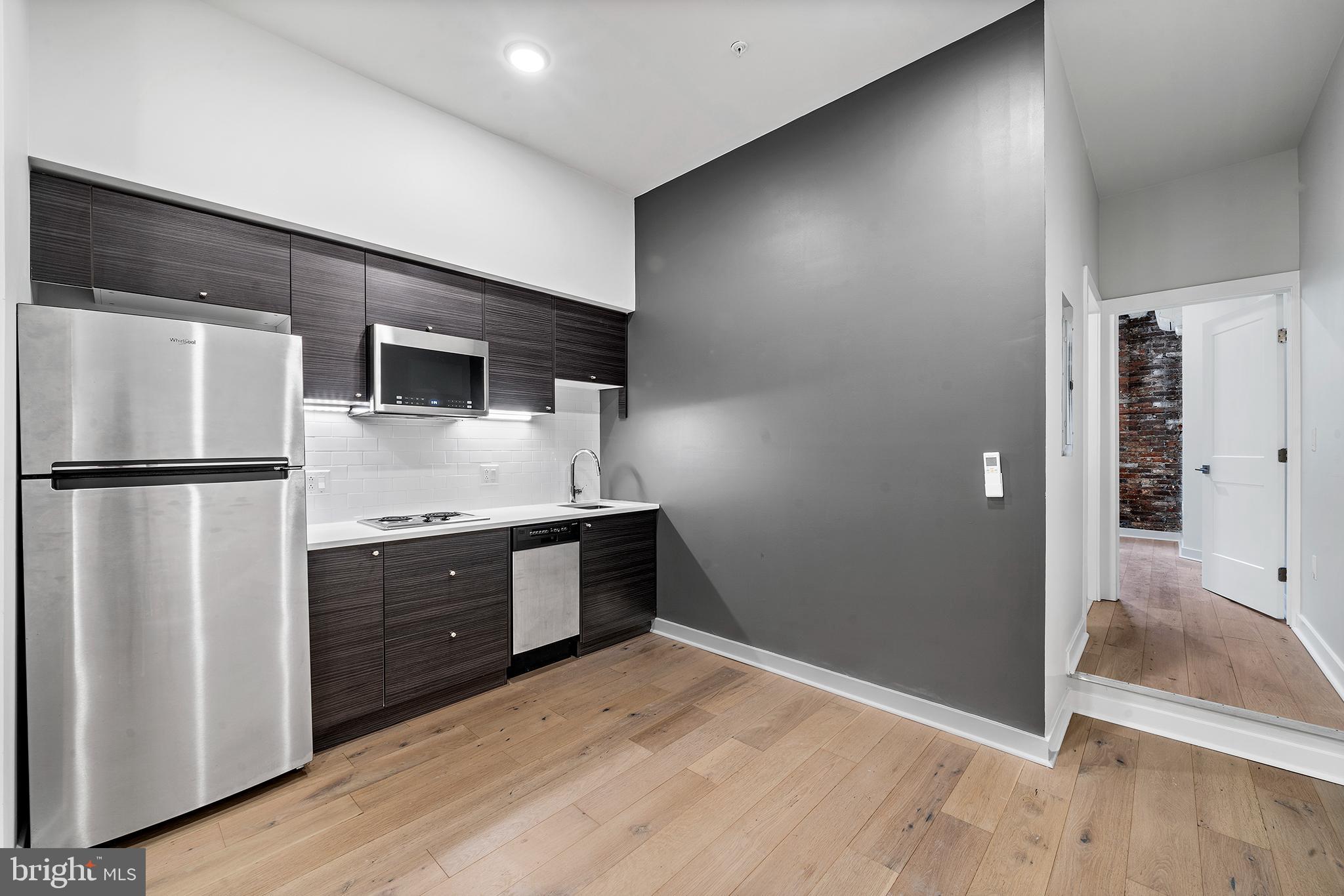 257 North 3rd Street, Unit 1 Philadelphia, PA 19106 - Photo 4 of 17