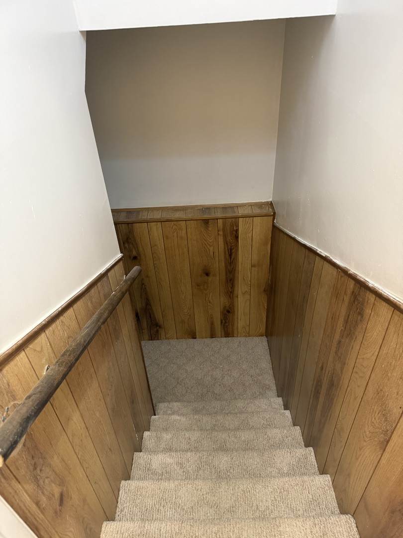 606 Bridgeport Place Wheeling, IL 60090 - Photo 15 of 25 a view of entryway