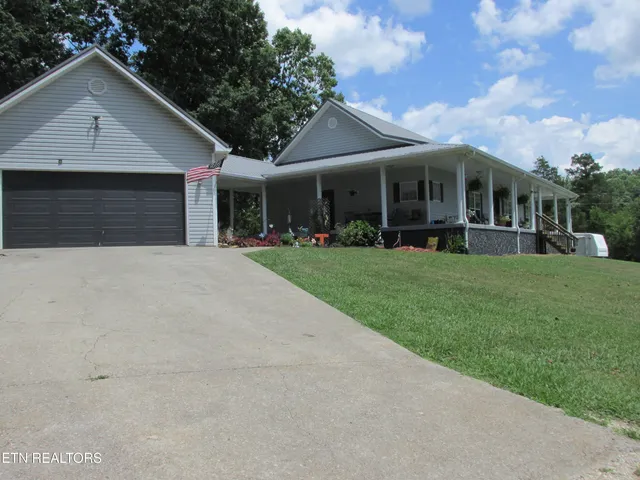 $899,900 | 1844 Peterson Road, Greenback, TN 37742