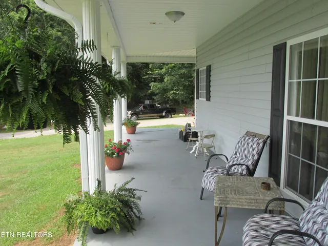 $899,900 | 1844 Peterson Road, Greenback, TN 37742